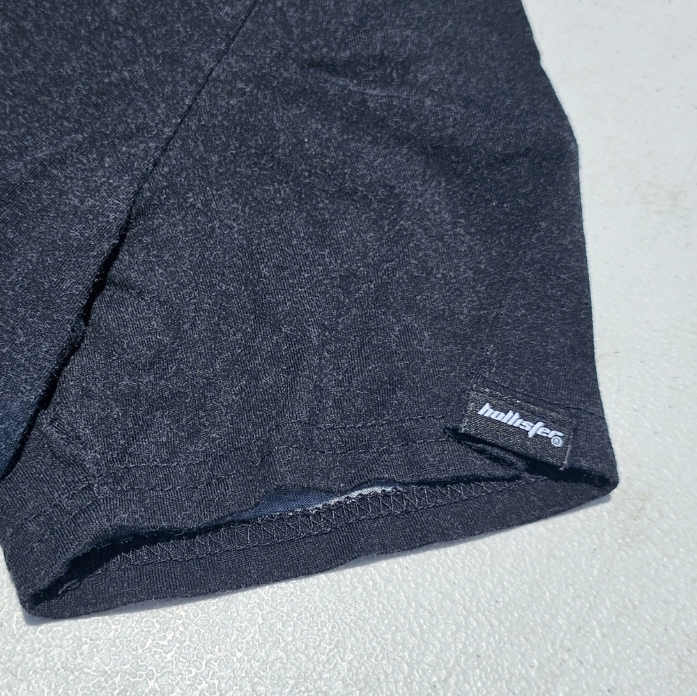 Hollister Curved Hem T-Shirt Black and Blue Short Sleeve Gradient Design Size M - Picture 3 of 4
